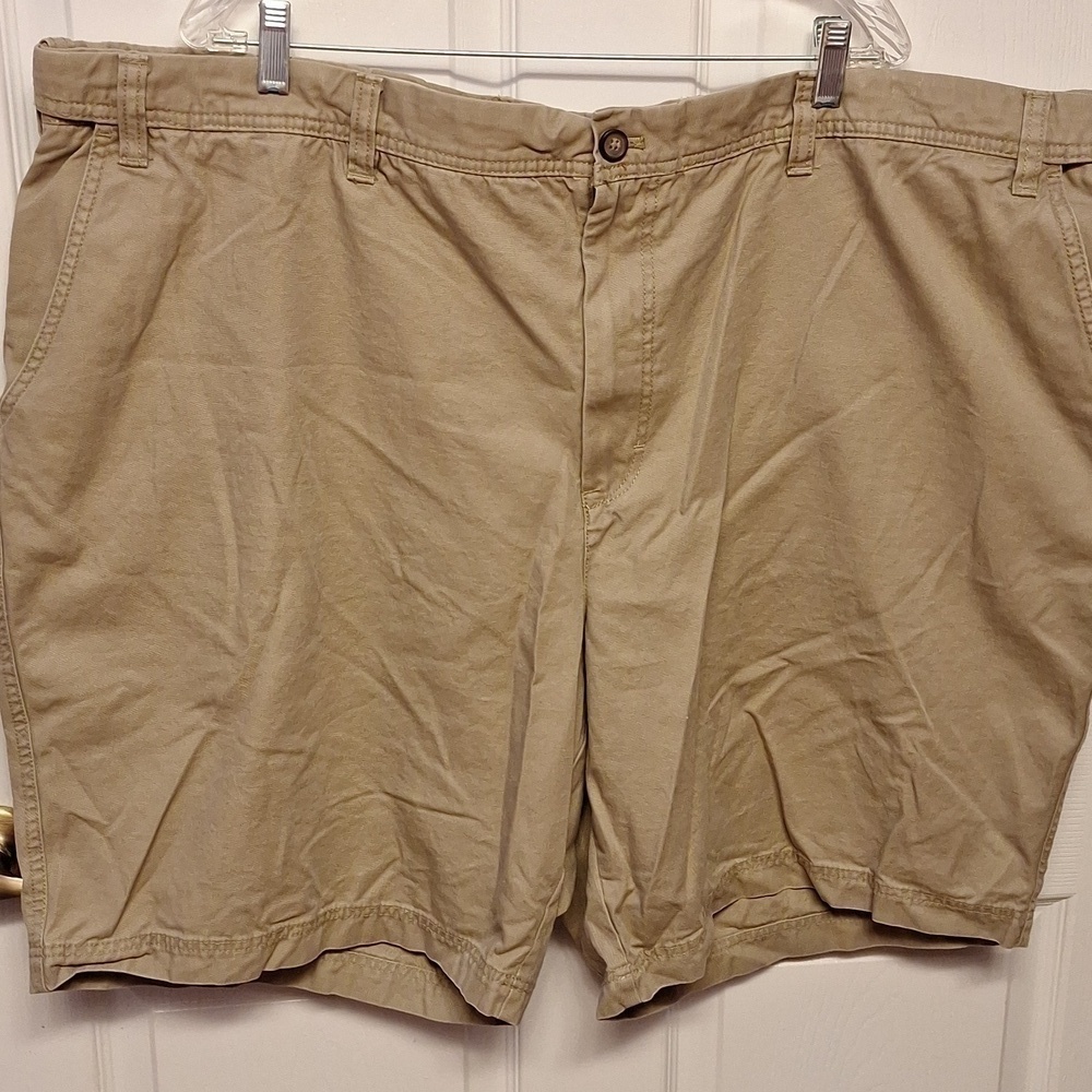 B mens Izod solid tan shorts size 52